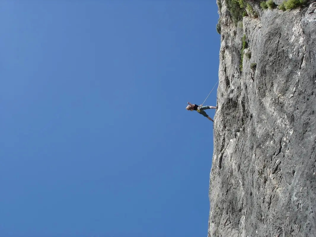 Cuerdas y Nudos para Ascenso y Descenso