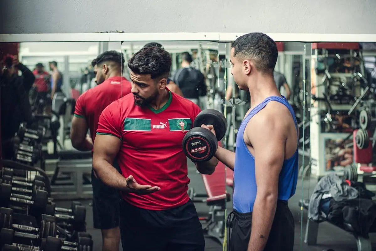 Cómo Entrenar con Pesas y Barras para Ganar Fuerza sin Lastimarte