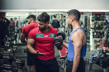 Cómo Entrenar con Pesas y Barras para Ganar Fuerza sin Lastimarte