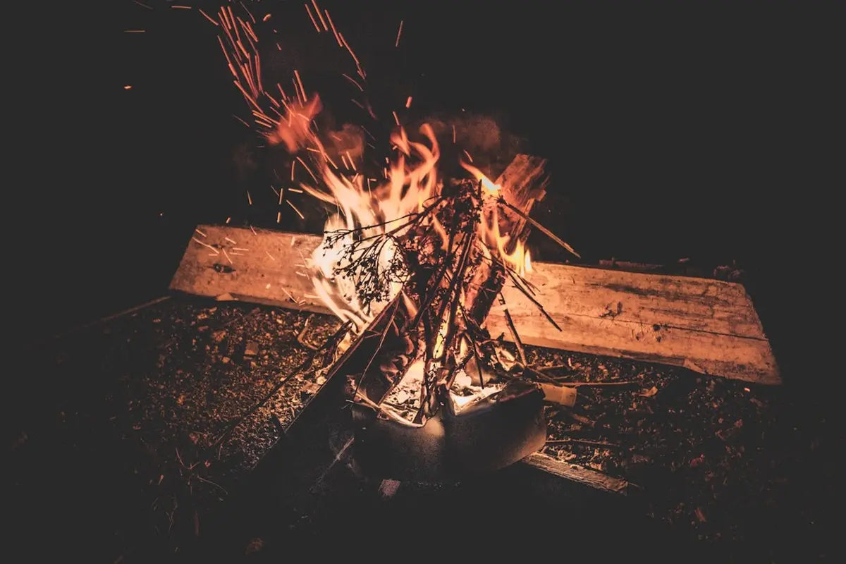 Guía para Hacer Fuego al Aire Libre de Forma Segura y Responsable